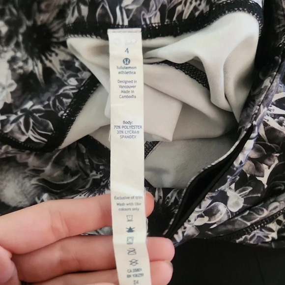 Lululemon Wunder Under Crop Leggings in Flowabunga - Picture 4 of 5